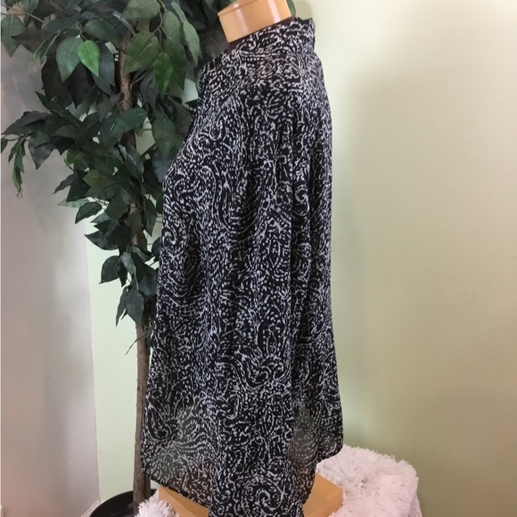 Nine & Co 18W black and gray semi sheer long sleeve button down blouse - Picture 11 of 14